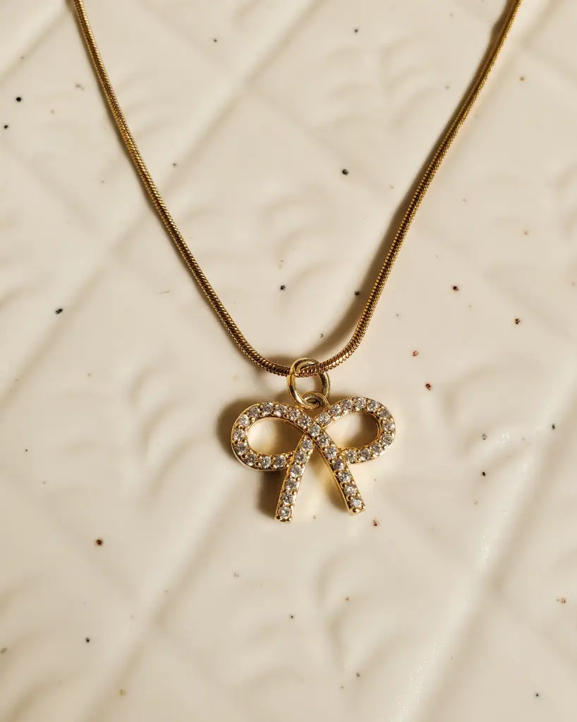 Sparkled Aura Necklace
